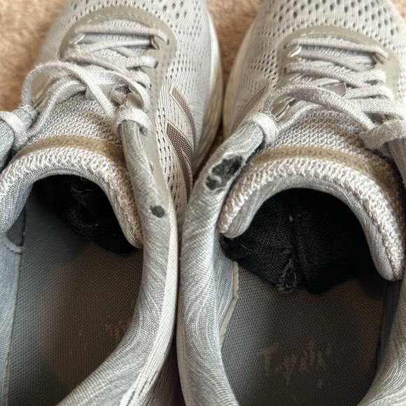 New Balance Fresh Foam Women’s Shoes - Picture 5 of 12